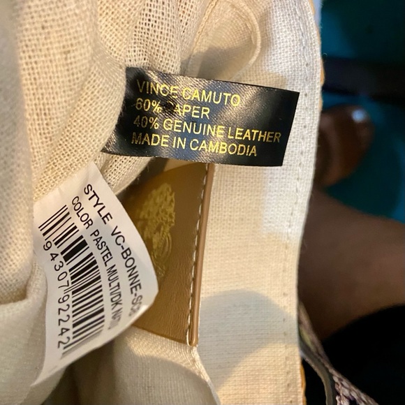 Vince Camuto ReptileLeather and Straw Crossbody 9in L x 6in H x 2in W - Picture 10 of 10